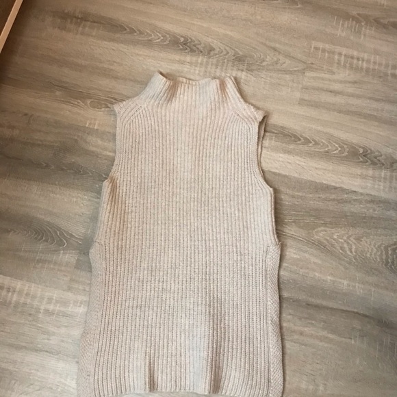 Aritzia Wilfred Durandal Sweater Grey 100% Wool - Picture 4 of 11